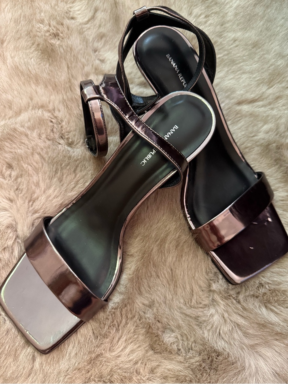 NEW Banana Republic Metallic Gunmetal/Bronze Patent Strap Sandals
